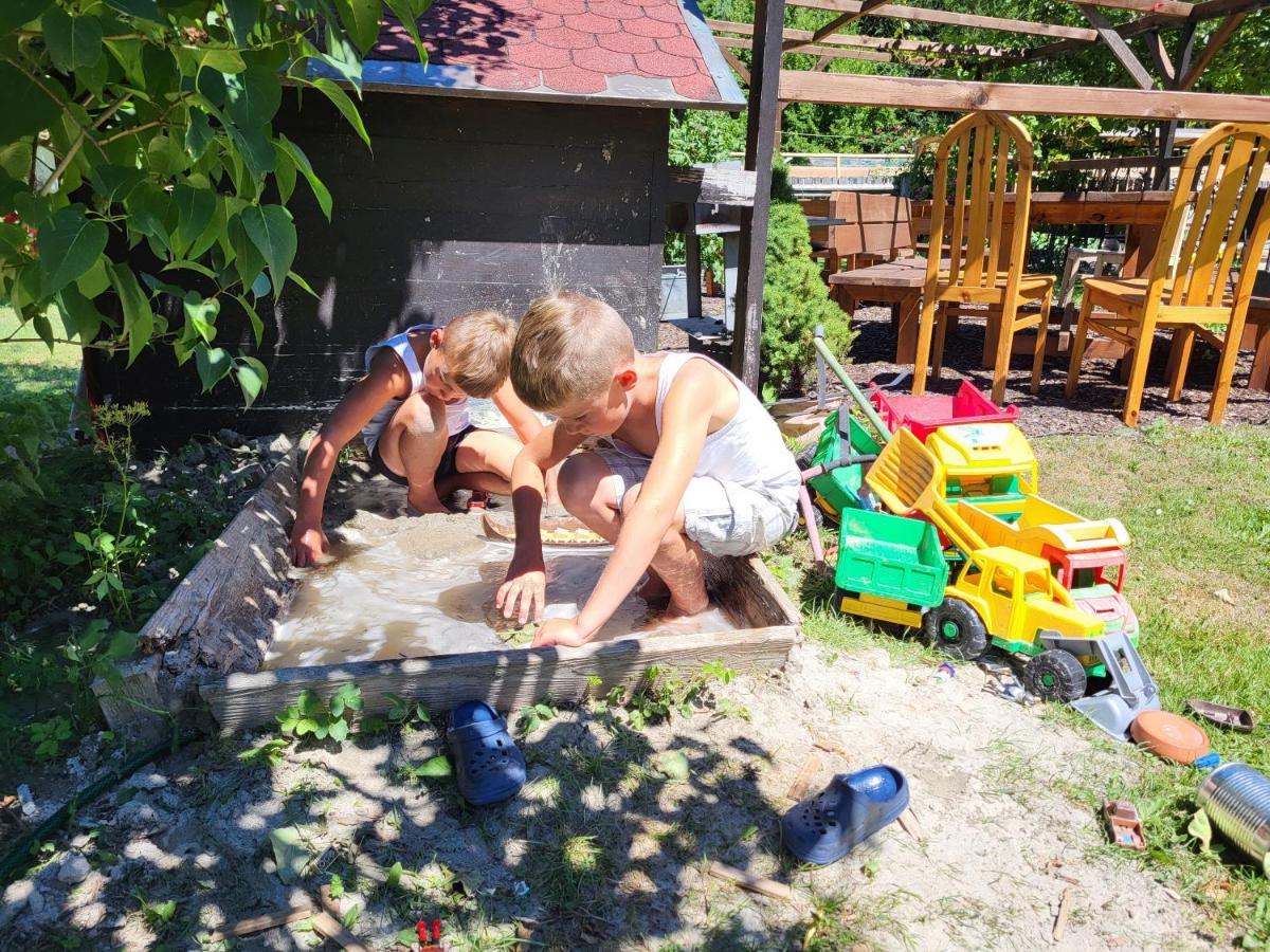 Sachserhof Ferienwohnungen In Sachsenburg Exteriér fotografie
